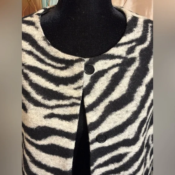 Ann Taylor Zebra Print Women's Jacket Size Small - Picture 3 of 9